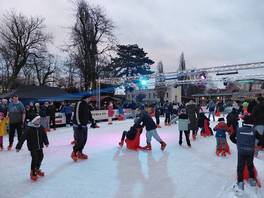 Weihnachtsnachmittag des FSV Preu&szlig;en auf der Eisbahn in Bad Langensalza