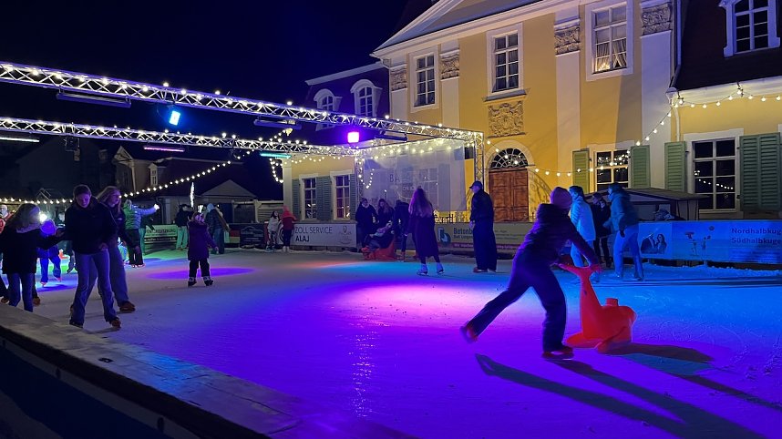 "BaLaTon" im weihnachtlichem Ambiente  im Schl&ouml;sschenpark in Bad Langensalza