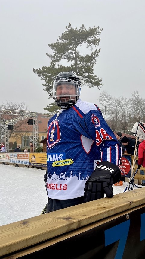 Kinder trainieren mit Ice Rebells im Schl&ouml;sschenpark