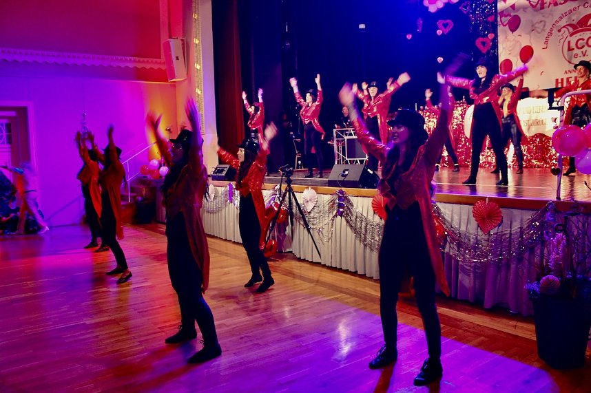 Ausgelassenes Treiben im Kultur-und Kongresszentrum in Bad Langensalza bei der Karnevalssitzung