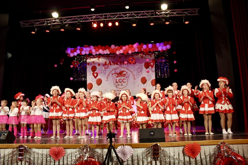 Ausgelassenes Treiben im Kultur-und Kongresszentrum in Bad Langensalza bei der Karnevalssitzung