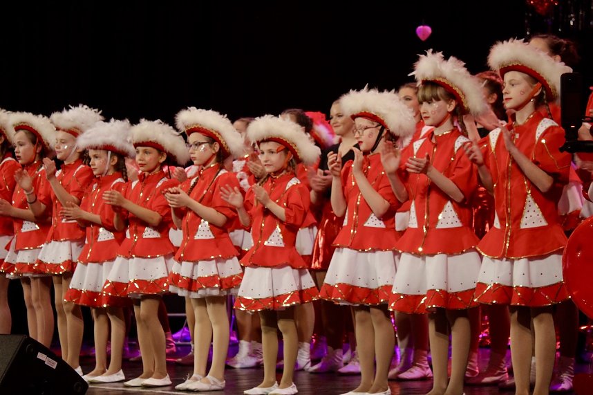 Ausgelassenes Treiben im Kultur-und Kongresszentrum in Bad Langensalza bei der Karnevalssitzung