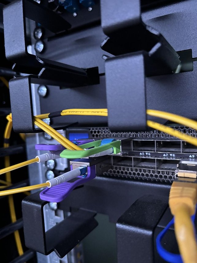 Demonstration der hersteller&uuml;bergreifenden Quantenschl&uuml;ssel-Verteilung (QKD) f&uuml;r kritische Infrastrukturen im Gesundheitskiosk Sundhausen