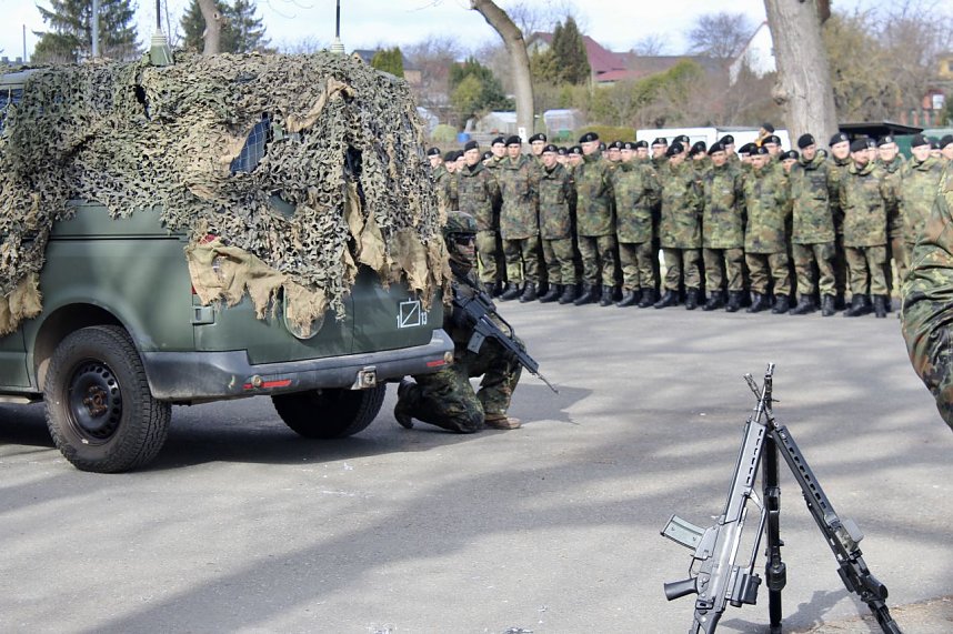 Verabschiedungsappell von Major Baumbach (Aufkl&auml;rungsbataillons 13 - Standort Gotha) auf dem Jahnplatz in Bad Langensalza