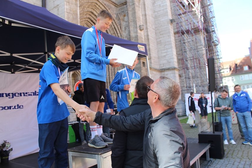 Die Siegerinnen und Sieger &uuml;ber 1000m beim 3-T&uuml;rme-Lauf in Bad Langensalza