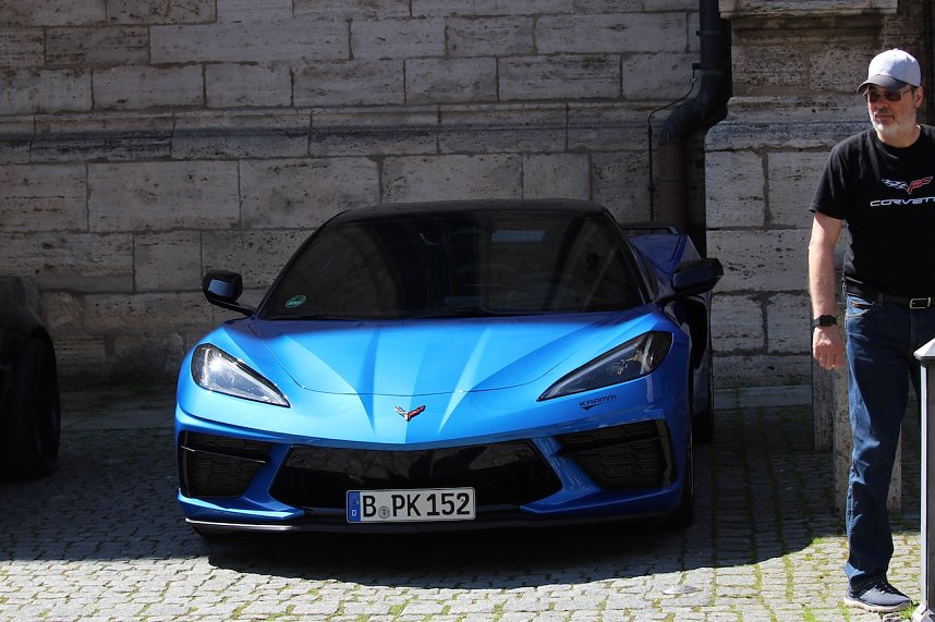 Einhundertundsechzig Corvette zu Besuch in Bad Langensalza