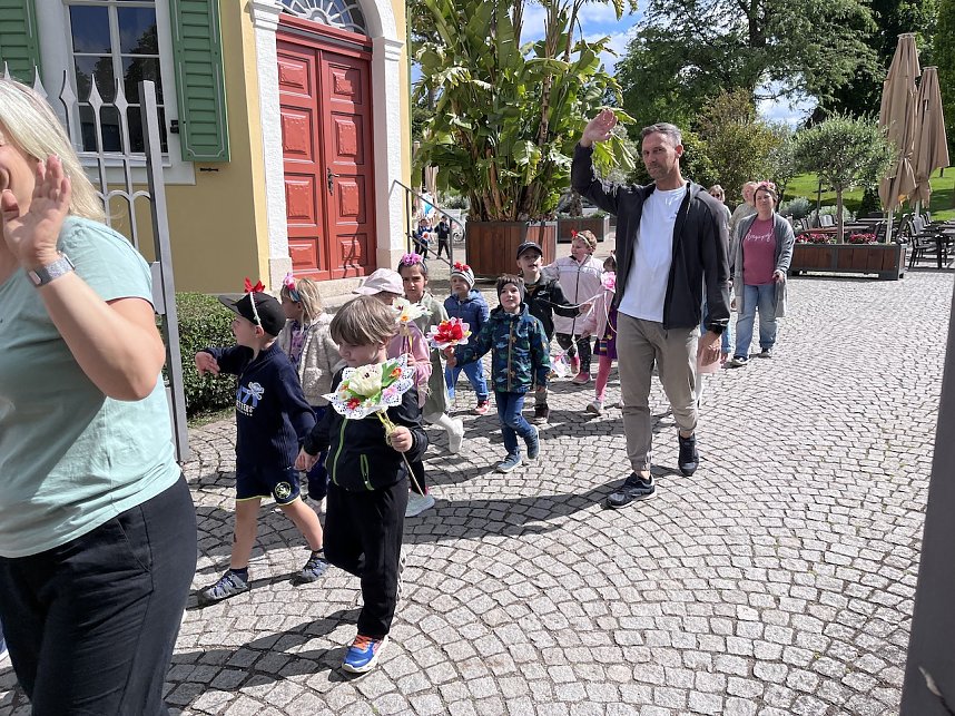 Kinderumzug der Anni-Berger-Stiftung durch Bad Langensalza