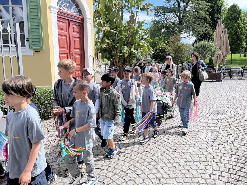 Kinderumzug der Anni-Berger-Stiftung durch Bad Langensalza