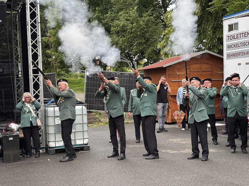 214. Brunnenfest er&ouml;ffnet