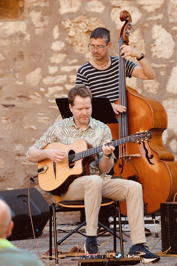 Lulo Reinhardt & Brise Manouche im Kreuzgang des Augustinerklosters in  Bad Langensalza